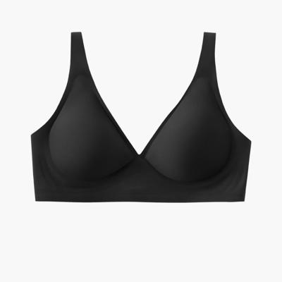 China Custom Logo QUICK DRY Deep V Seamless Wireless Bras Gathered High Quality Black Sexy Padded Thin Cup Lingeries Bra Panty Set for sale