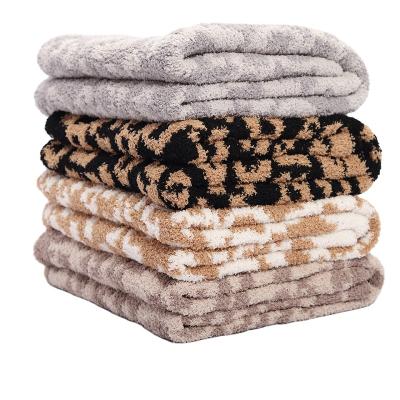 China Wholesale 100% Polyester Folded Leopard Knit Blanket Fluffy Soft Baby Blanket For Home Sofa Bedroom for sale