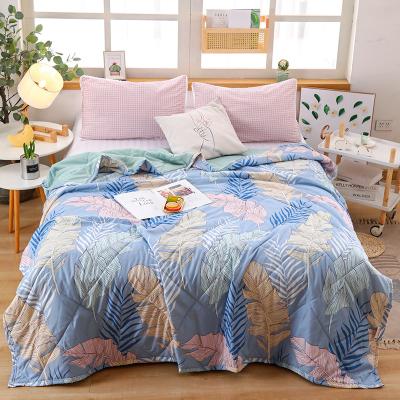 China Summer Reversible Lightweight Thin Washable Soft Cool Sleep Quilt, Comforter Covers, Luxury Children's King Queen Size Patchwork Bedspread for sale