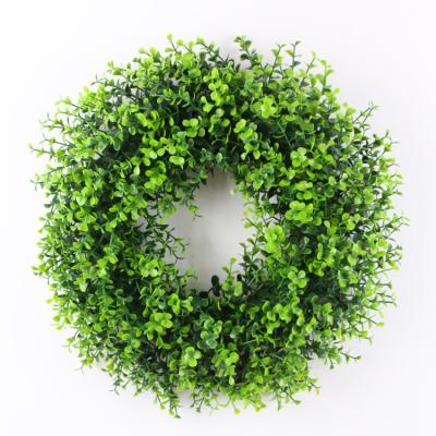 China Wholesale Festival Performance Decoration Garland Rings 38cm Green Silver Leaf Decorations Garland Luxury Wedding Garland for sale