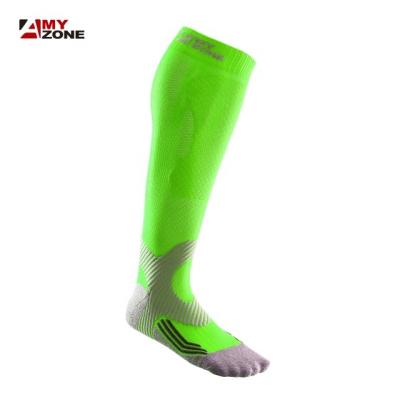 China Breathable 20-30 mmHg Medical Licensed Compression Sports Socks For Recovery Grip Socks for sale