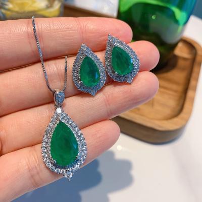 China Ethnic Green and Diamond Fashion Necklace 2021 of 3pcs/set Crystal Necklace Set Jade Jewelry Emrald Trendy for sale