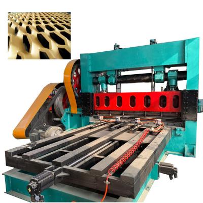 China Automatic Hotels PLC Expanded Metal Fencing Wire Mesh Making Machine for sale