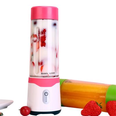 China Easy handling piece first mini hand travel special prices fruit juice automatic manual mixer 500ml+350ml juicer plastic milktea machine cup for sale