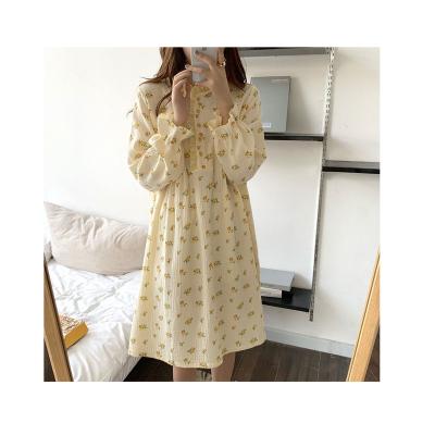 China 2021 New Style Cotton Home Service Loose Long-sleeved Breathable Gauze Long Cotton Women's Small Fresh Flowers Sheer Nightgown for sale