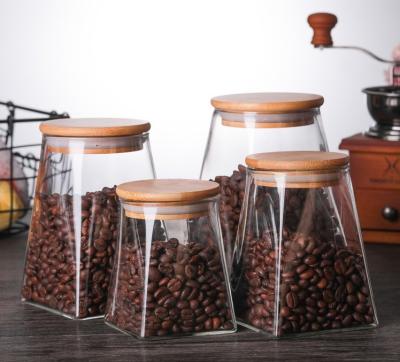 China Freshness Preservation Glass Storage Jars Coffee Beans Sealed Pots Household Cork Glass Tea Jars for sale