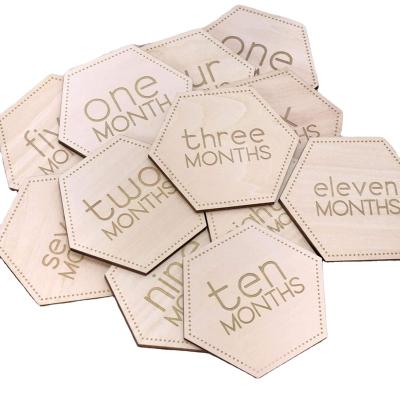 China Europe wooden baby monthly charts. Laser Engraved Blocks , Natural Wooden Disc Photo Props For Boy Or Girl for sale