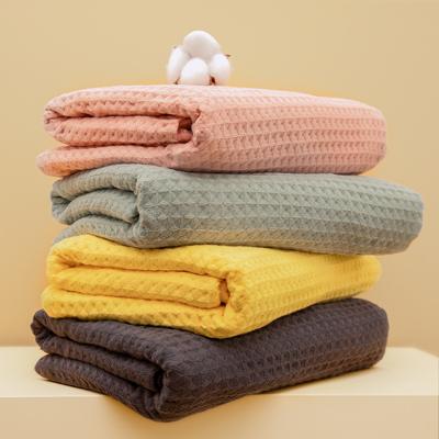 China 70*140cm Household Waffle Cotton Wholesale QUICK DRY High End Japanese Style 100% Bath Towel for sale