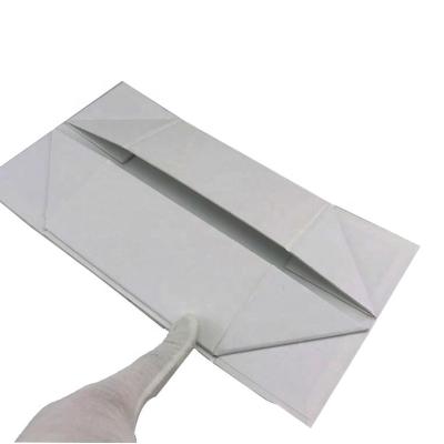 China Recycled Folding Box Magnetic Flat Packed Folding Paper Packaging 1 Piece White Dummy Materials Cardboard for sale