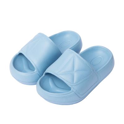 China EVA Child Kids Slides Waterproof Fashionable Hot Selling Customizable Slippers for sale