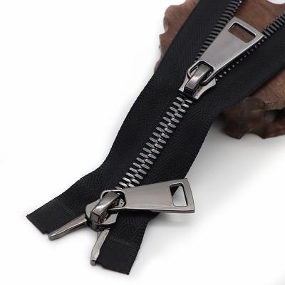 China Custom Double Sliders Metal Zipper #5#8 Black Nickel Teeth Double Teeth Pulls 2 Way Metal Zipper Open End Metal Zipper for sale