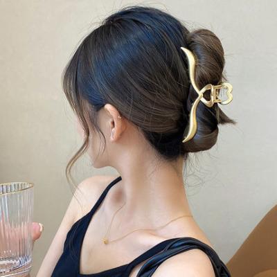 China Large size head temperament updo hair claw shark clip KoreainsBack of Japan and Korean-style Internet-famous women's hair barrettes clip for sale