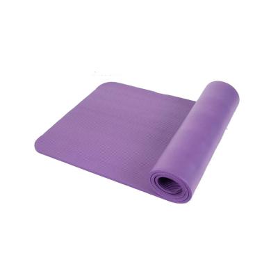 China Eco - Friendly NBR NBR10mm Lightweight Folding Yoga Mat With Carrying Strap for sale