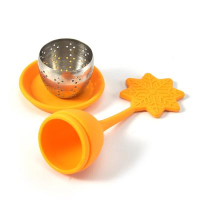 China Casual Loose Strainer Stainless Steel Handle Silicone Tea Steeper Filter Tea Infuser With Drip Tray for sale