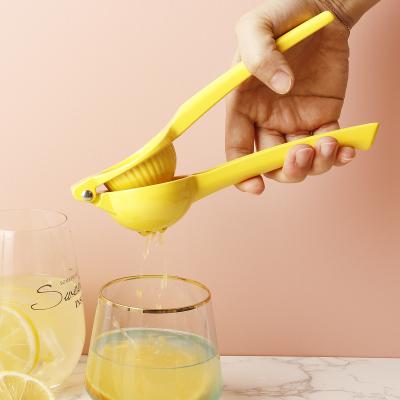 China Sustainable Factory Customize Premium Quality Small Metal Lemon Lime Manual Juicer Squeezer for sale