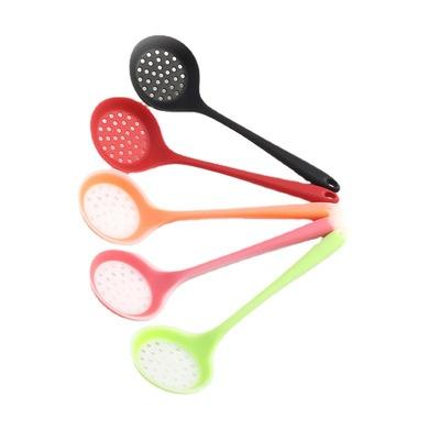 China 2021 Hot Selling Home Kitchen Restaurant Separating Oil and Leftovers Silicone Filter Stocked Spoon for sale