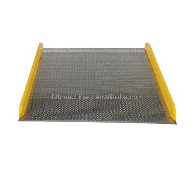 China Easy Operation Safety Convenience Forklift Loading Dock Ramps Warehouse Truck Plate Ramp Aluminum Dock Board with Steel Curbs for sale