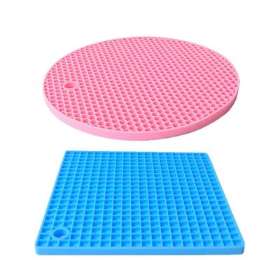 China New Viable Silicone Honeycomb Cushion Blow Hole Design Heat Insulation Top Insulated Skidproof Coaster for sale