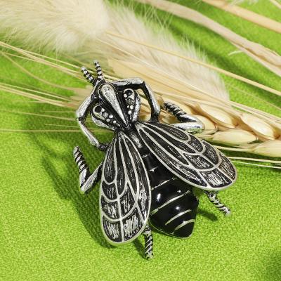 China Black Rhodium Plated Imitation Animal Zinc Alloy Brooch High Quality Custom Made Trendy Rhinestone Bee Brooch Jewelry For Women for sale