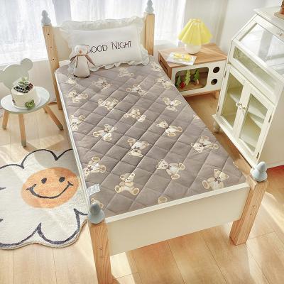 Cina Holiday Promotion Baby Crib Bedding Set 100% Cotton Soft And Comfortable Baby Mattress in vendita