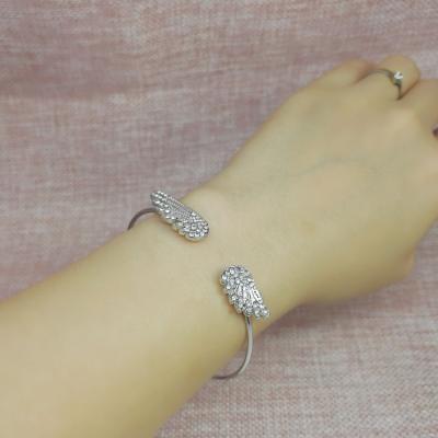 China Europe and America angel wing diamond bracelet personality alloy diamond open bracelet 00009-7 for women for sale