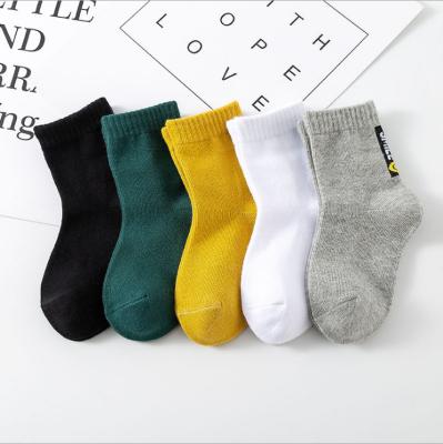 China Autumn and winter children's breathable socks combed socks medium baby cotton tube solid socks for sale