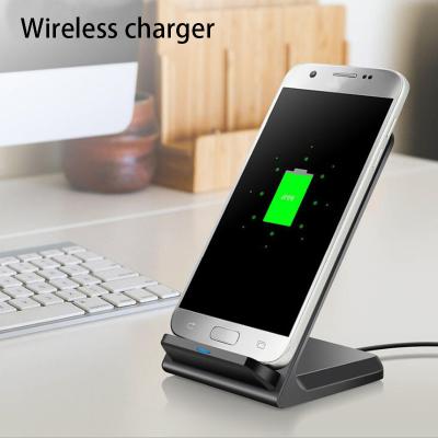 China New arrivals charging phone holder+wireless Amazon 2 in 1 Qi wireless charger 10w wireless charger stand wireless charger holder for iPhone for sale