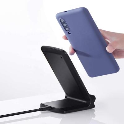 China 2021 bestselling 10W wireless fast charger stand phone holder+wireless Qi phone charging 2 in 1 for iPhone charging for sale