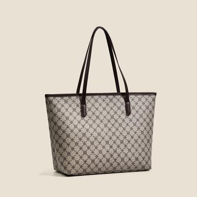 China Hot Selling Water Proof Customs Made Large Capacity Patent PU Fashion Ladies Women Tote Bag Design Handbag For for sale