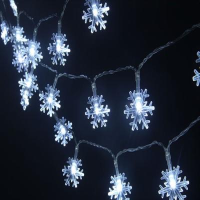 China 16ft 40 LED Snowflakes Snowflake String Lights Waterproof Battery Operated Snowflake Christmas Fairy Lights for sale