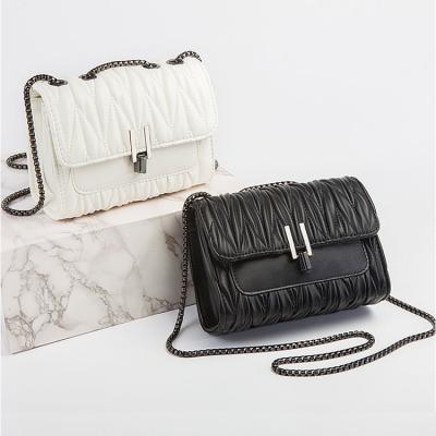 China PU Luxury Brands Customized Ladies Cross - Body Shoulder Chain Bags Mini Ladies Purses Soft Quilt Bag For Women for sale