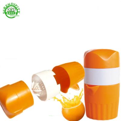 China Food Grade Items Safe New Products 2021 Unique Manual Cool Squeezed Juice Bottle For Squeezed for sale