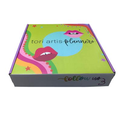 China Eco Friendly Recycled Mailing Materials Hot Selling Paper Box Glossy Color Corrugated Holographic Mailing Box for sale