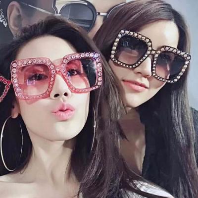 China Fashion Sunglasses / Shade Sunglasses Trendy Women Diamond Shades Bling Lenses for sale