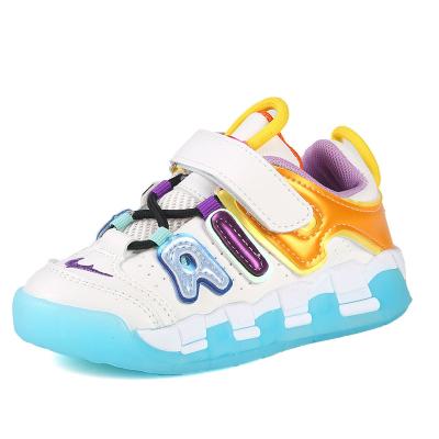 China Hot Selling High Quality Breathable Light Weight Sports Shoes Fashion Kids Sports Shoes for sale