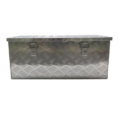 China Durable 32 in Gloss Silver Aluminum Full Size Trunk Truck Tool Box with Mounting Hardware and Keys Included for sale