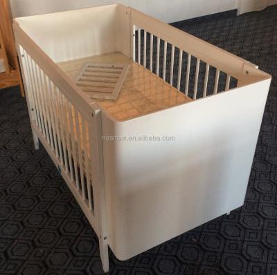 China New Cubby Plan LMBC-004 High Quality Crib Solid Wood Designed Baby Crib for sale