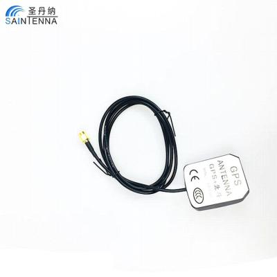 Chine Antenne noire de GPS GLONASS de couleur, antenne à gain élevé 28dBi de GPS d'automobile à vendre