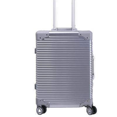 China 2021 Aluminum Suitcase TSA Fashionable Silver Lock Luxury Luggage Set 360 Degree Wheel Unisex Aluminum Full Spinner CTH0001 for sale