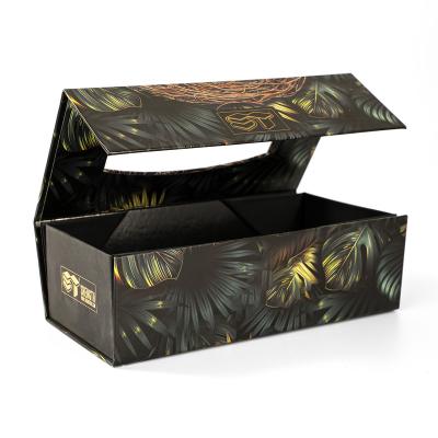 China Recyclable Custom Tissue Paper Tissue Paper Cardboard Gift Boxes Folding Magnet Rigid Folding Box for sale