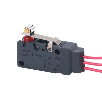 China FSK-14-5A-035 IP67 Defond Auto Snap Action Micro Switch 5A 250V Electronics Waterproof Micro Switch With Metal Roller for sale