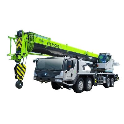 China ZOOMLION TRUCK CRANE High Property Hydraulic Lifting Truck Crane 55 Tons ZTC550H562 for sale