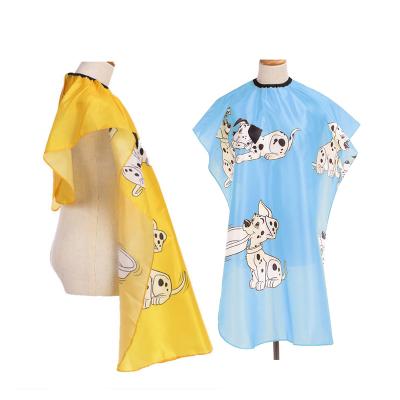 China Luxury Hairdresser Cloth Hair Cutting Tools Kids Hairdresser Cape Light Shawl Barber Cape Fashion Beauty Salon for sale