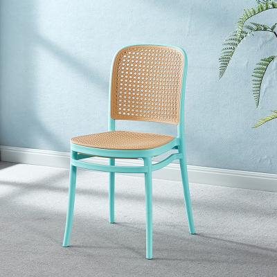 China Modern Italian Nordic Simple Mosern Garden Silla Comedor Plastic Cafe Dining Outdoor Chair For Restaurant Dining Room for sale