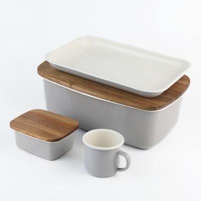 China Sustainable Deep Enamel Mold Bakeware With Traditional Cup Mug Kitchenware Enamel Tray Set With Wooden Cap for sale