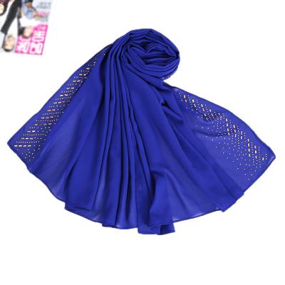 China Simple muslim rhinestone chiffon hijab women autumn spring feeling tudung scarf pearl soft smooth fashionable ladies girls muslim hijab for sale