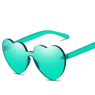 China 2022 New Colorful UV400 Frame Valentine Sunglasses Fashion PC Heart Shaped Sunlight Unisex 2022 for sale