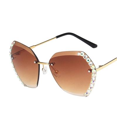 China 2021 Fashion Durable Rimless Diamond Oversized Women Sunglasses For Women for sale