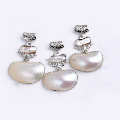 China BOHEMIA MOP124 Puffy Oval Shell Pendant White With Freshwater Biwa Pearl Long Shape Stick Beads for sale