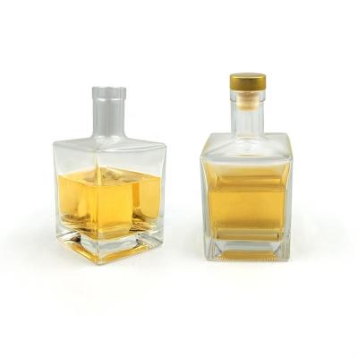 China Wholesale Hot High Quality Jenever 750ml Liquor Packaging Factory Sale Whiskey Vodka Glass Bottle With Cork for sale